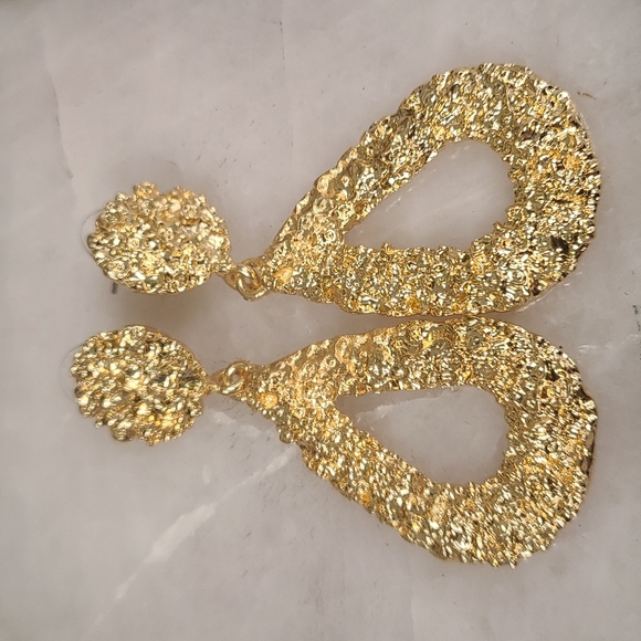 BHLDN Accessories - Tear drop textured earrings